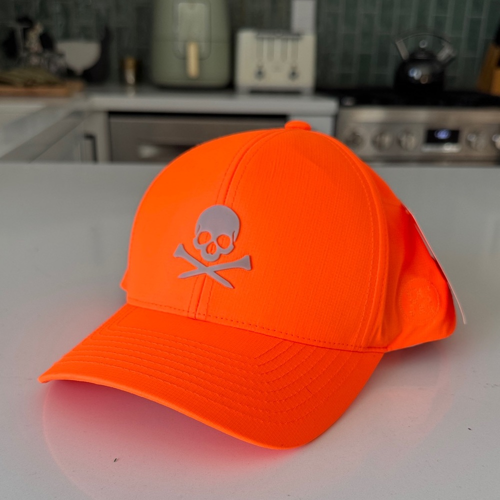 G/FORE SKULL & TEES LOW PROFILE HAT
